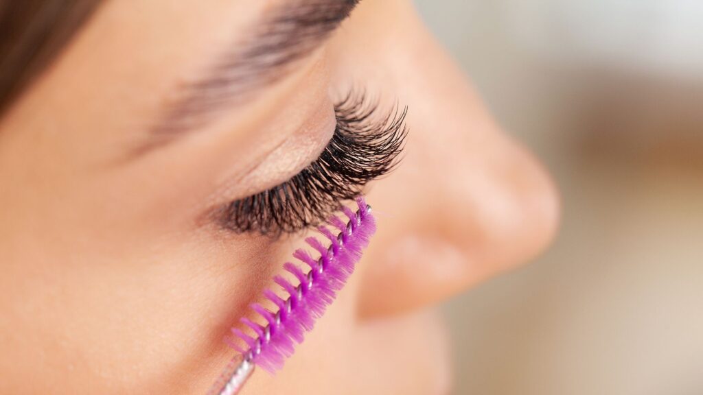 eyelash extension